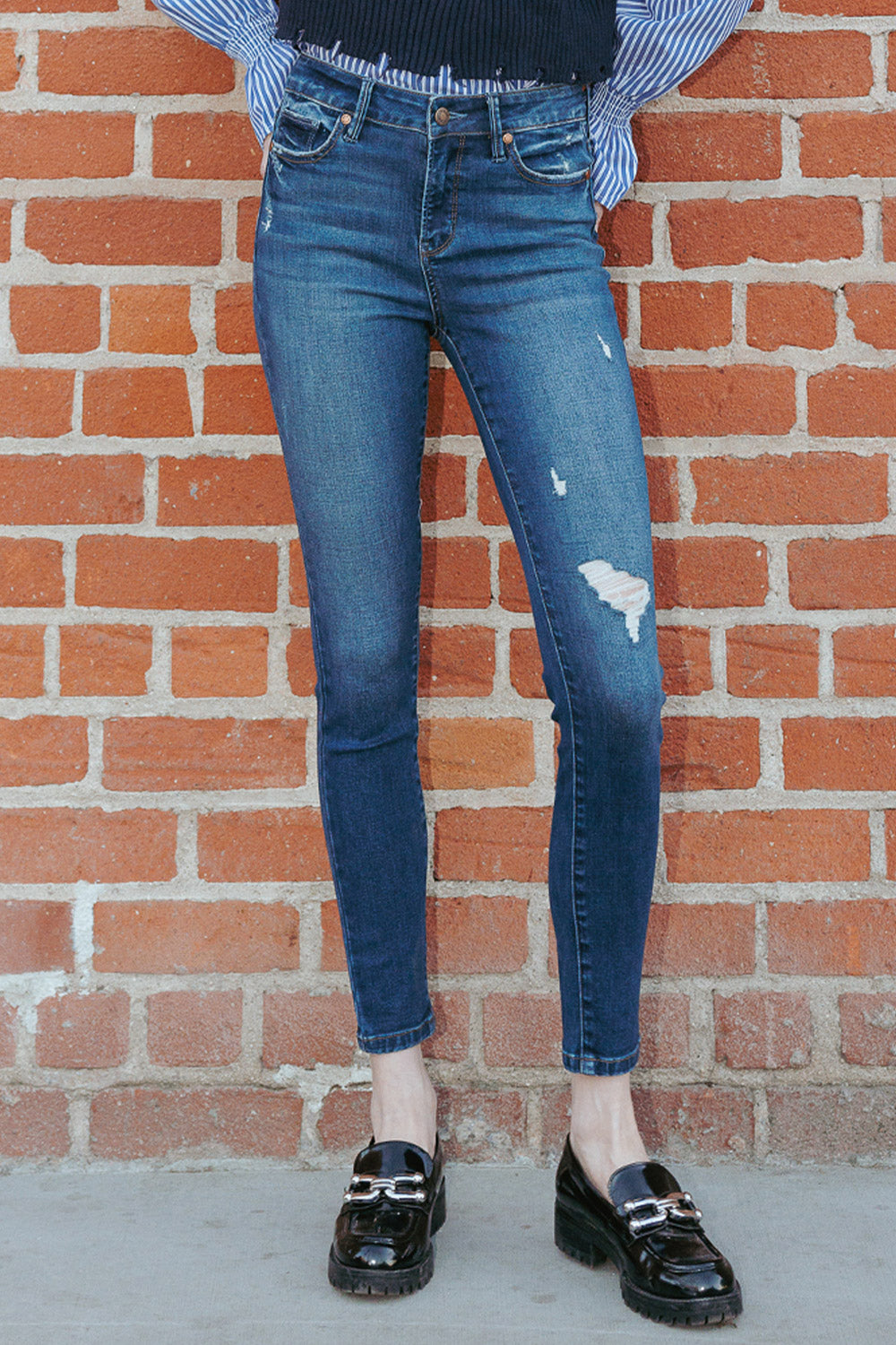 Shop Destructed Skinny Jeans with Tacking Detail – Shop ENJEAN