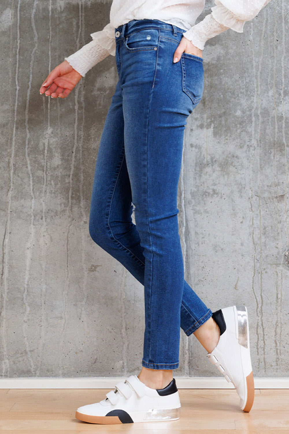 WEP3533 MID RISE JEANS IMAGE 2