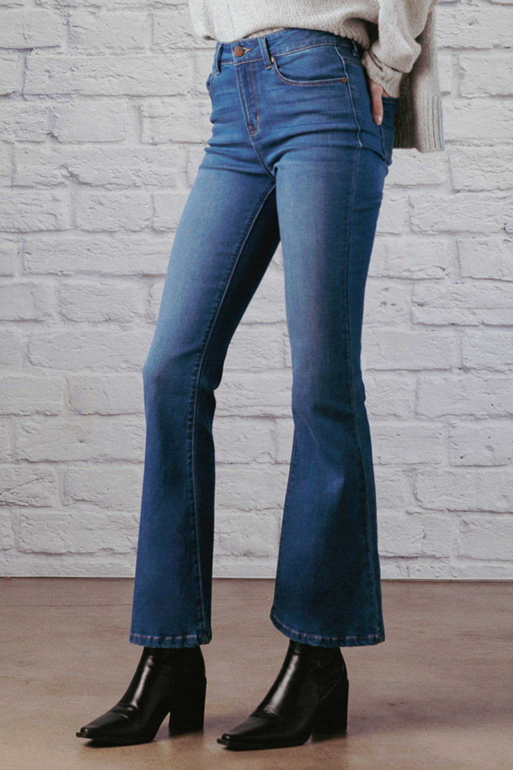 Shop High Rise Flare Jeans – Shop ENJEAN