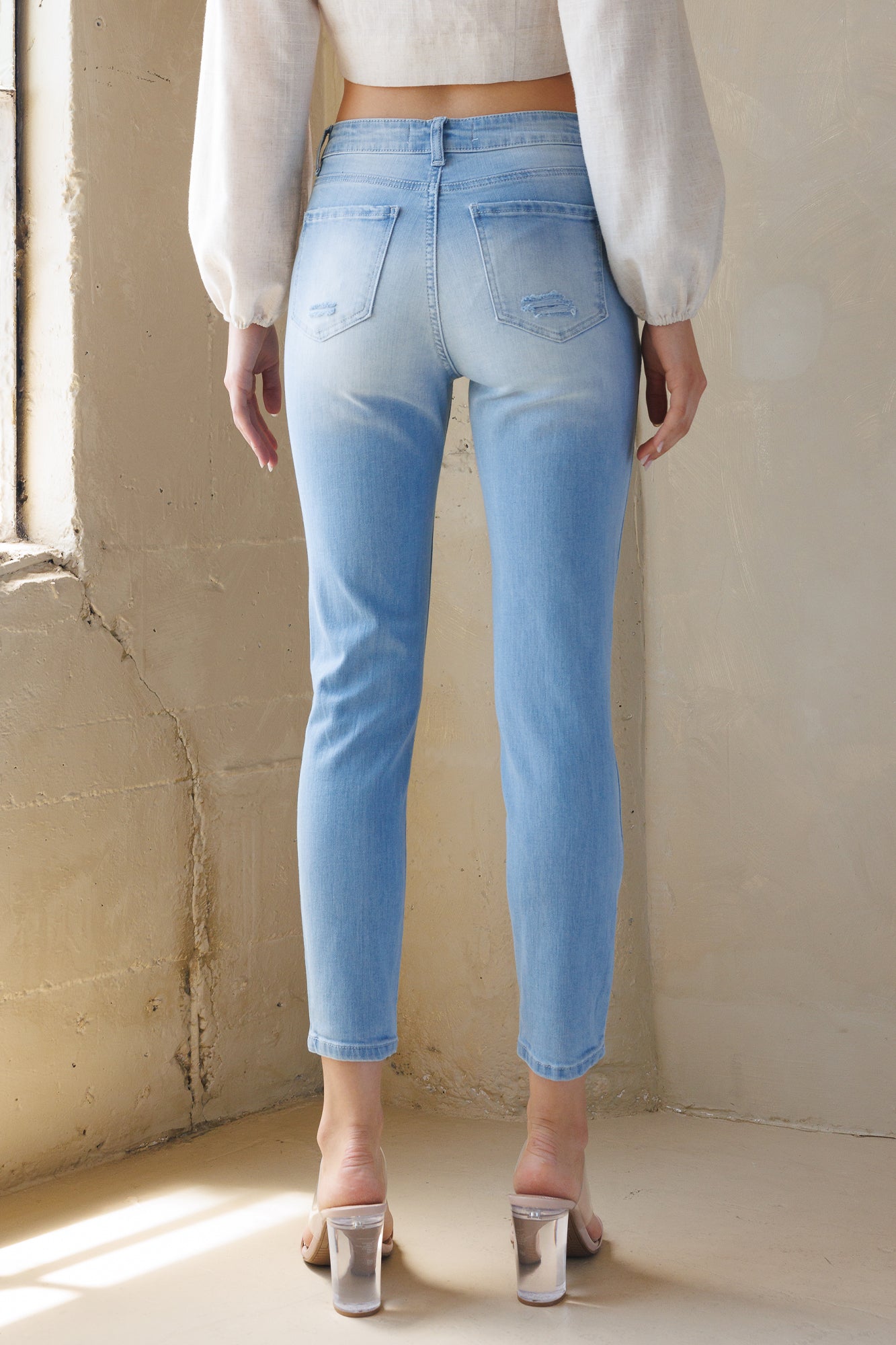 High Rise Ankle Skinny in Faded Wash