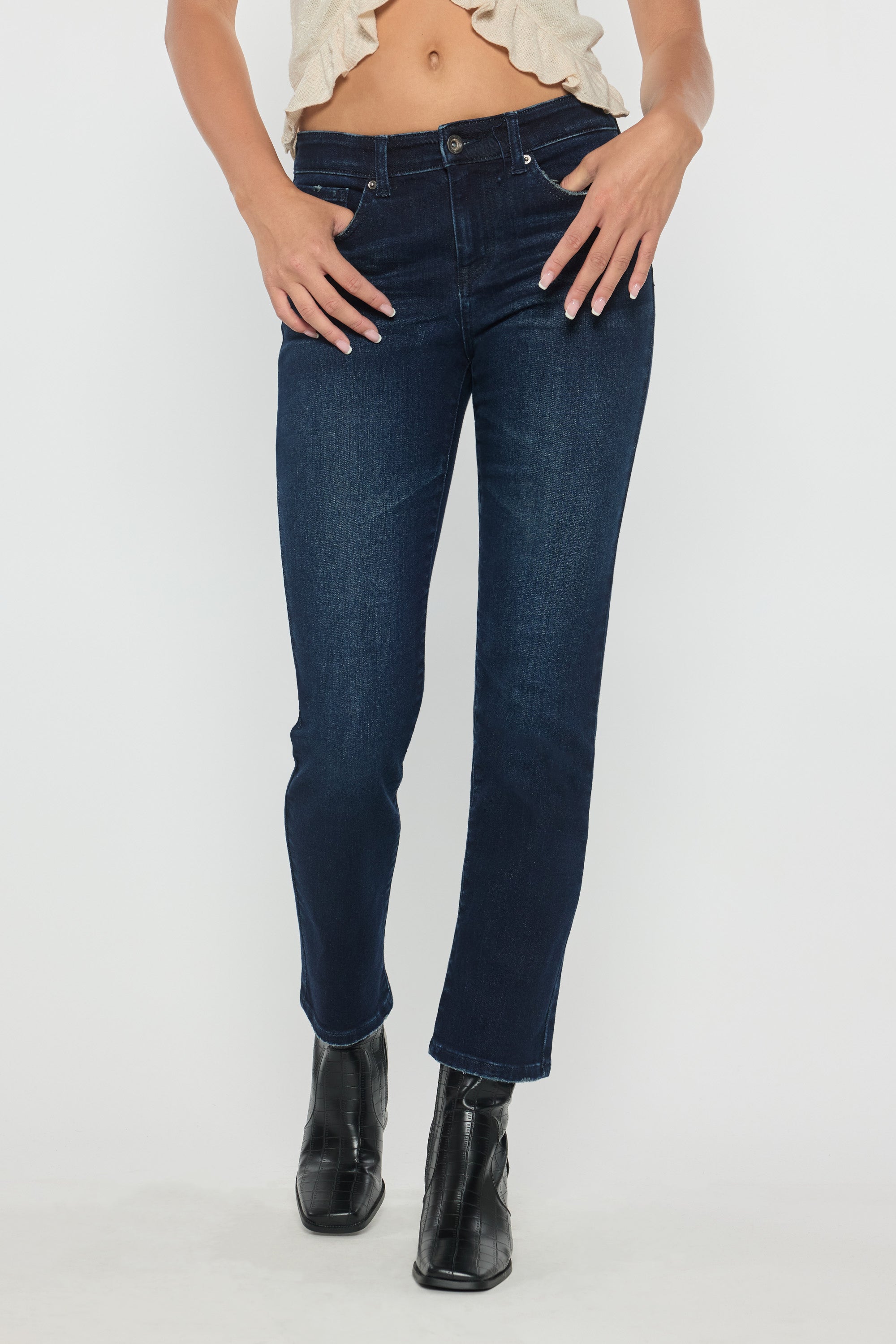 Mid Rise Slim Straight