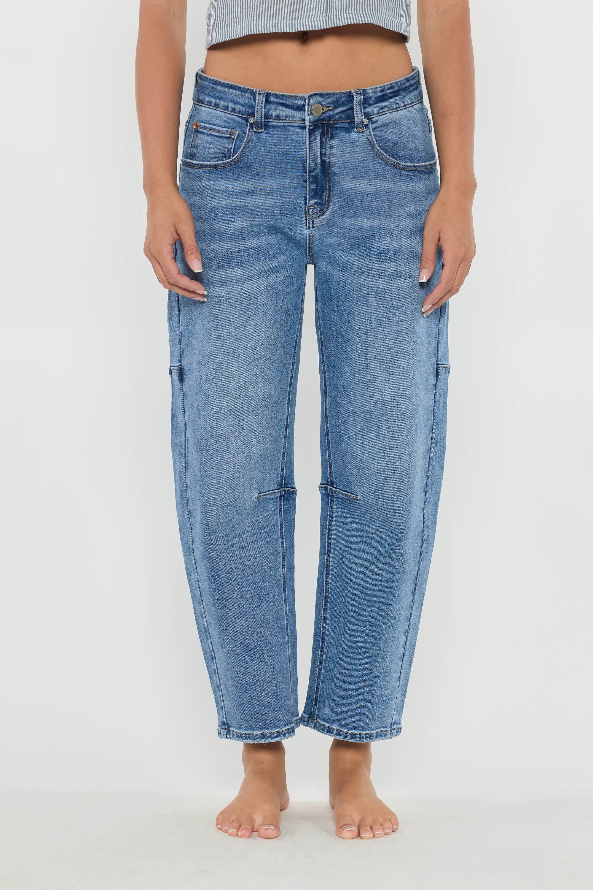 Mid Waist Relaxed Barrel Jeans