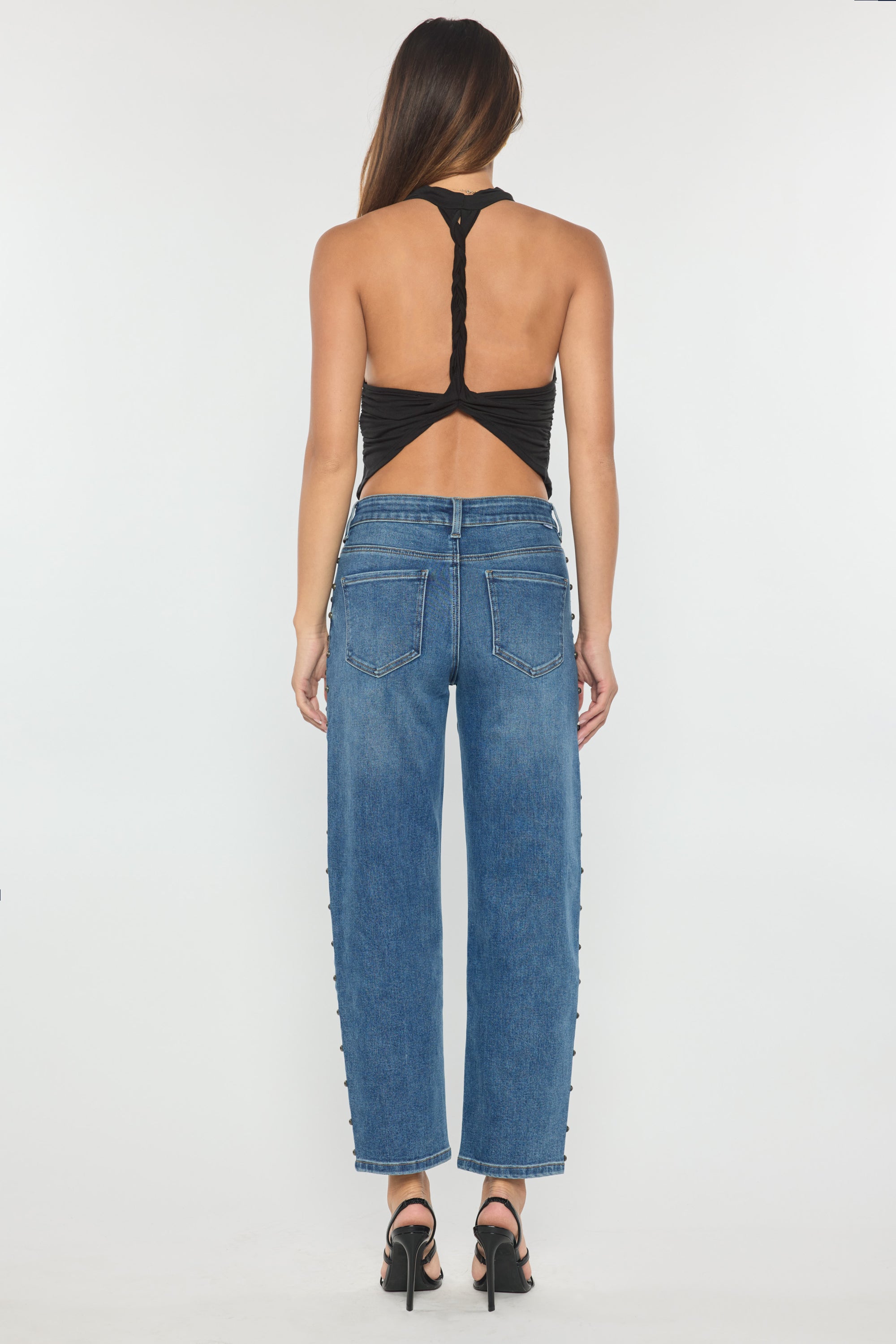 Side Name Head Detailed Relaxed Straight