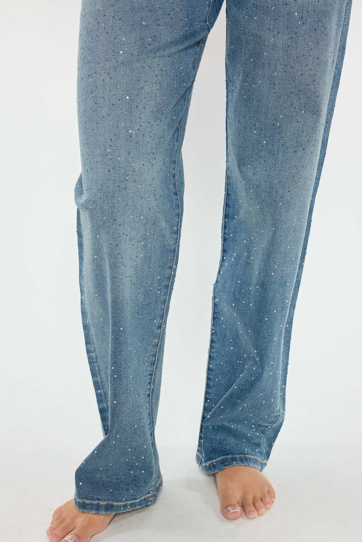 High Rise Relaxed Straight Rhinestone Detailed Jean