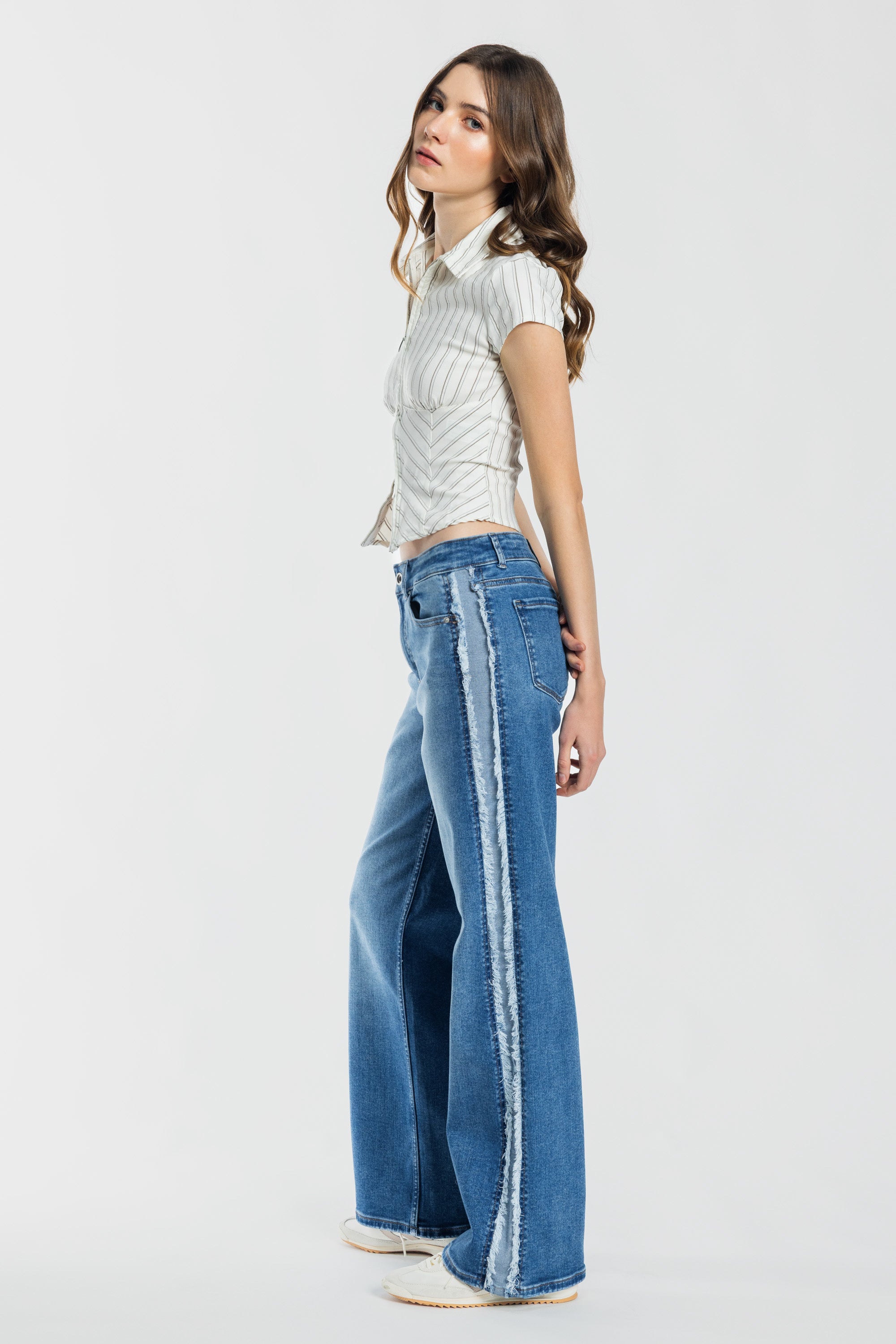 Mid Waist Relaxed Wide with Side Contrast Detail