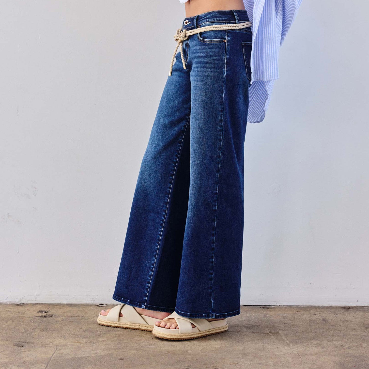 Buy Mid Rise Loose Straight Jeans – Shop ENJEAN